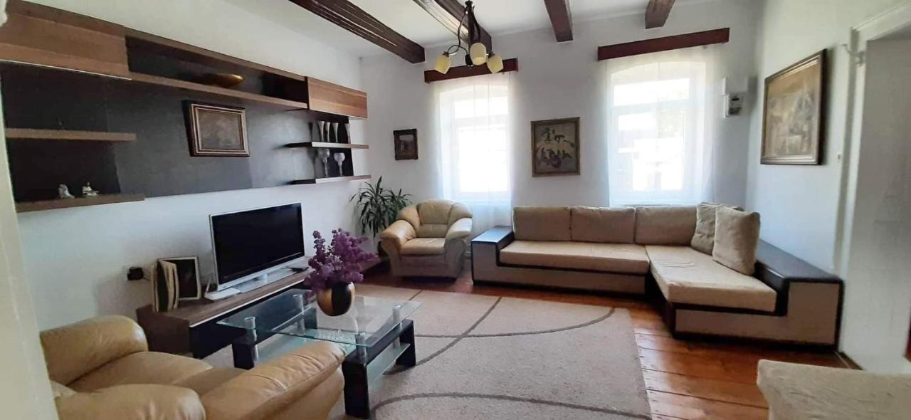 Hărman Casa Din Coltul Cetatiiヴィラ エクステリア 写真
